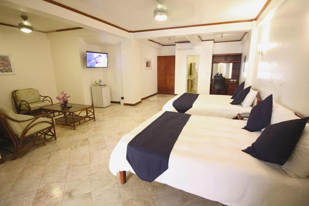 Mermaid Resort Puerto Galera Bagian luar foto