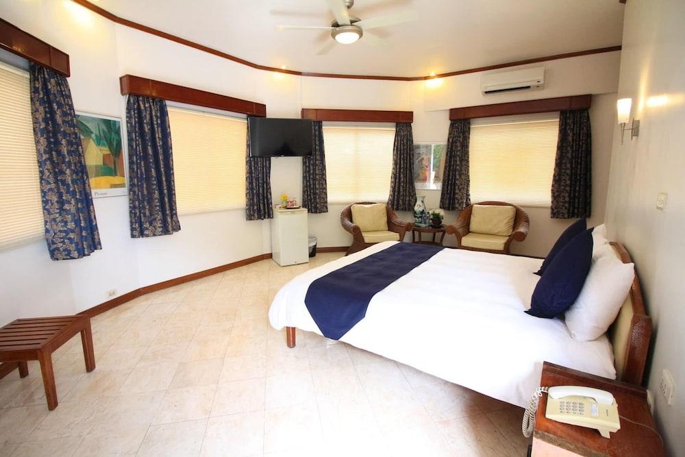 Mermaid Resort Puerto Galera Bagian luar foto