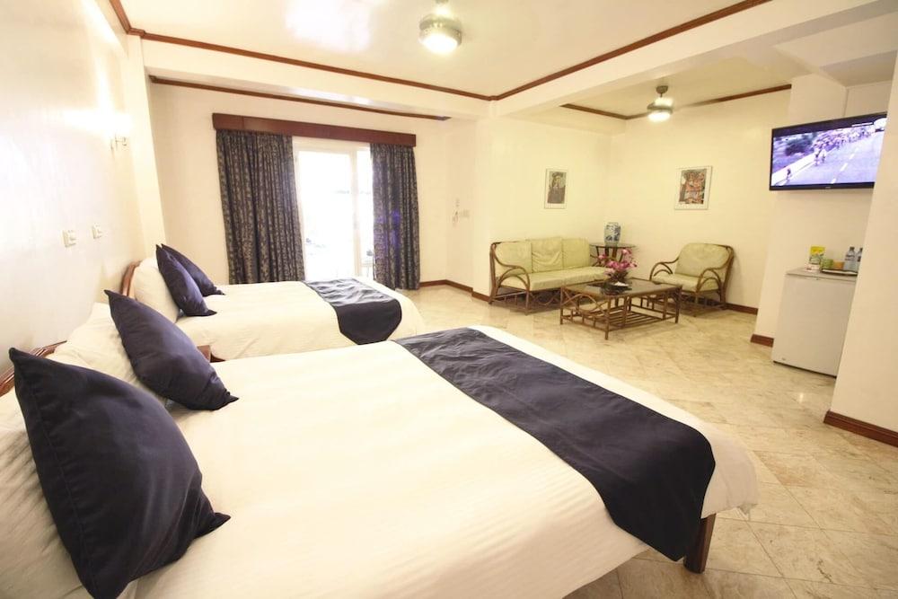Mermaid Resort Puerto Galera Bagian luar foto