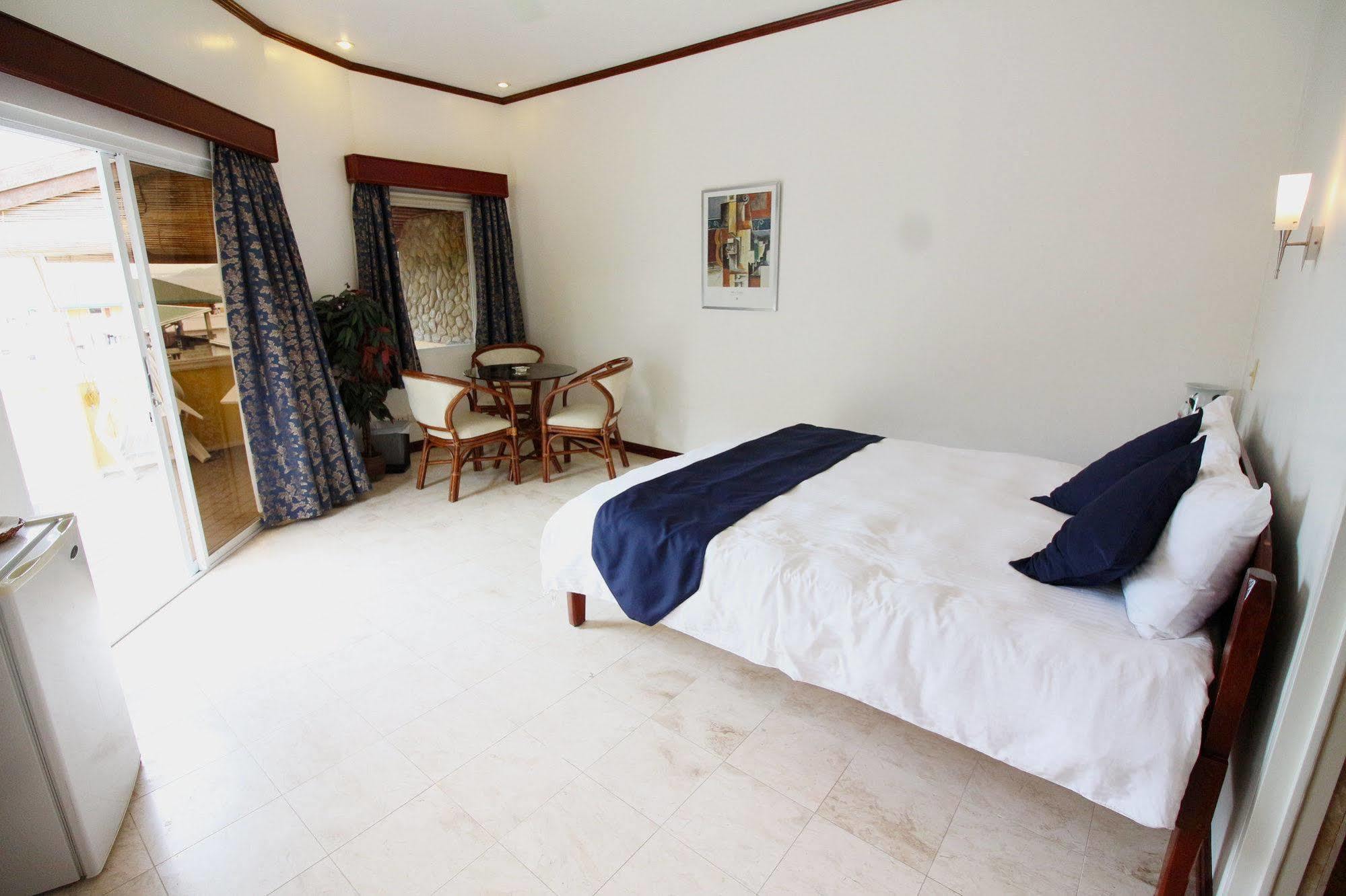 Mermaid Resort Puerto Galera Bagian luar foto