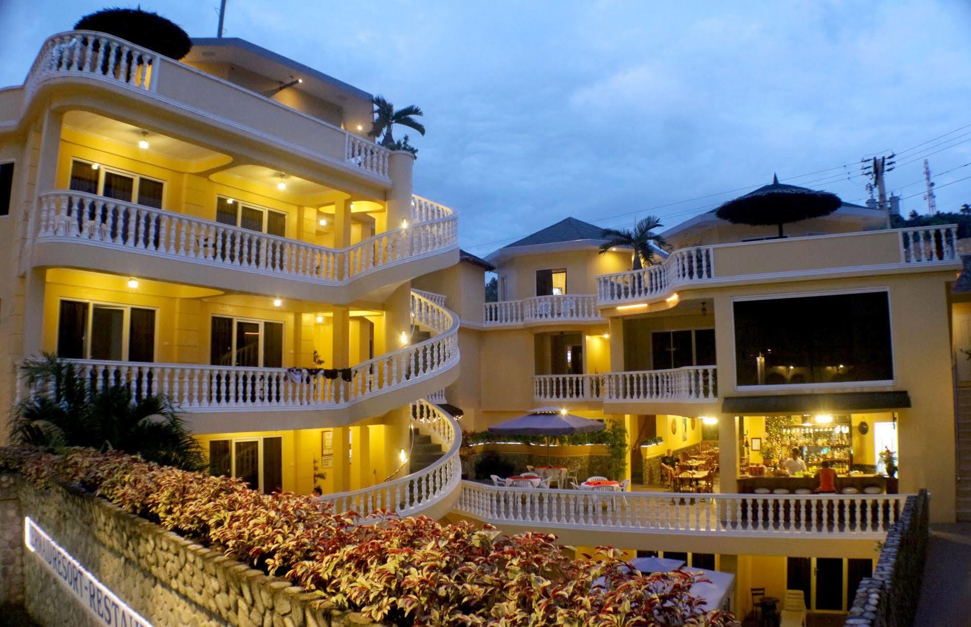 Mermaid Resort Puerto Galera Bagian luar foto